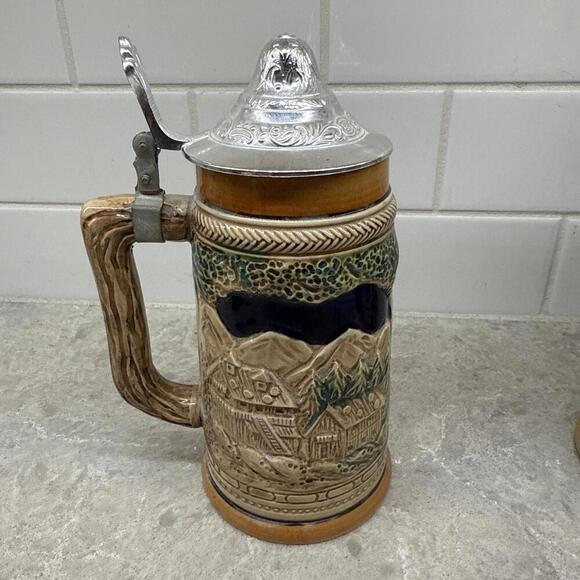 Lidded beer stein with lid made in Japan - Picture 5 of 6